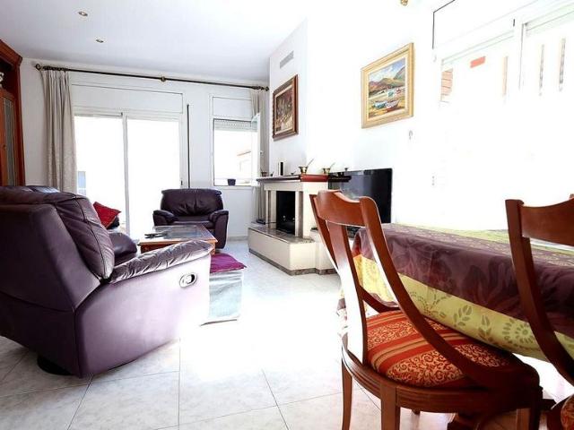 Chalet en venta en calle De Sant Josep, Gavà, de 186 m² 5 habitaciones por 579.000