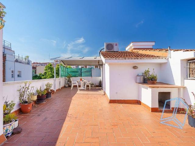 Chalet en venta en calle De Sant Josep, Gavà, de 196 m² 5 habitaciones por 579.000