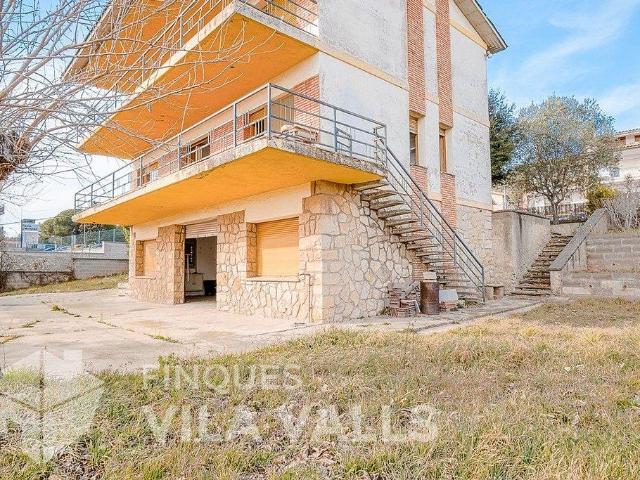 Chalet en venta en calle De Sant Pere, Moià, de 300 m² 6 habitaciones por 290.000
