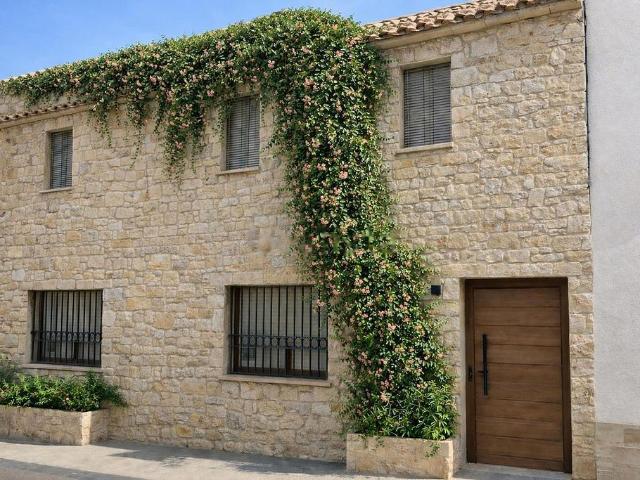 Chalet en venta en calle De Sant Pere, Olèrdola, de 195 m² 4 habitaciones por 220.000