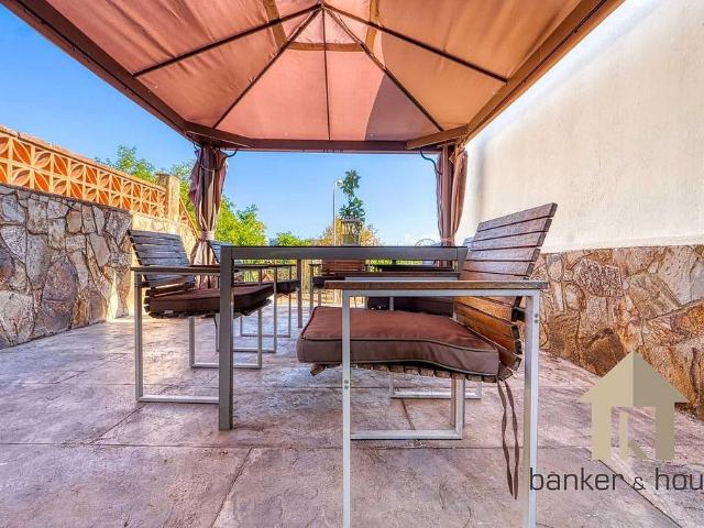 Chalet en venta en calle De Sant Salvador, Cerdanyola del Vallès, de 170 m² 4 habitaciones por 520.000