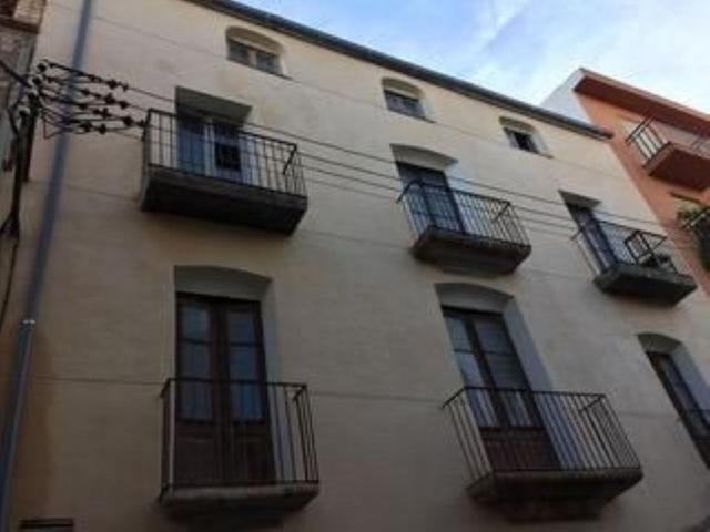 Chalet en venta en calle De Santa Madrona, Móra d´Ebre, de 600 m² 3 habitaciones por 60.000