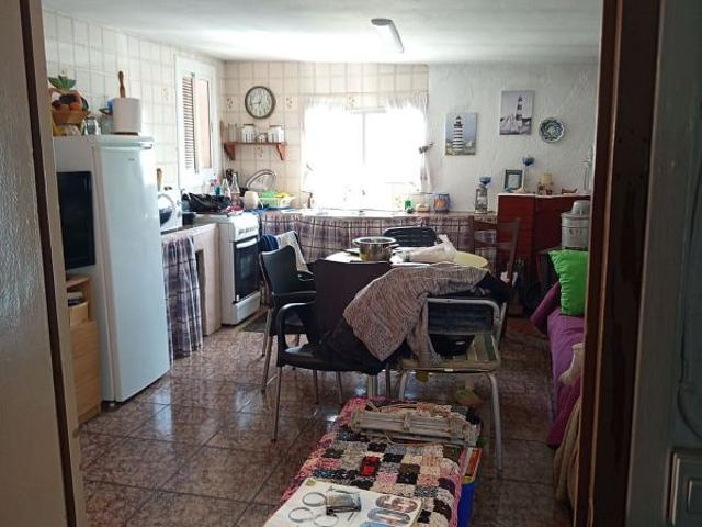 Chalet en venta en calle De Sèneca, Corbera de Llobregat, de 45 m² 1 habitación por 136.000