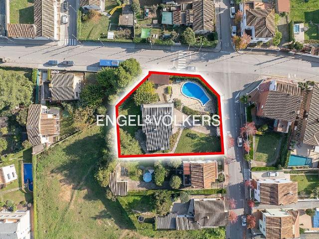 Chalet en venta en calle De Pere Alsius i Torrent, Banyoles, de 339 m² 4 habitaciones por 750.000