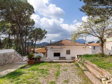 Chalet en venta en calle De Puigventós, Vacarisses, de 86 m² 3 habitaciones por 340.000