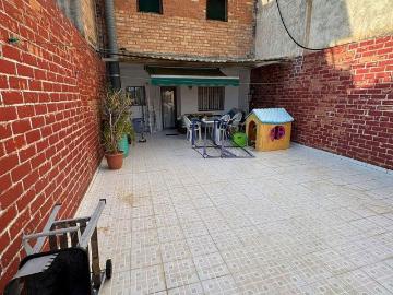 Chalet en venta en calle De Rodrigo Caro, Badalona, de 140 m² 3 habitaciones por 409.000