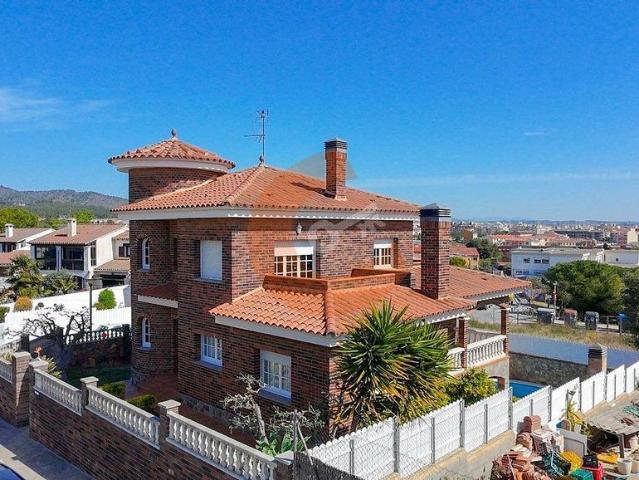 Chalet en venta en calle De Rosa Sensat, Vendrell, El, de 300 m² 6 habitaciones por 493.000