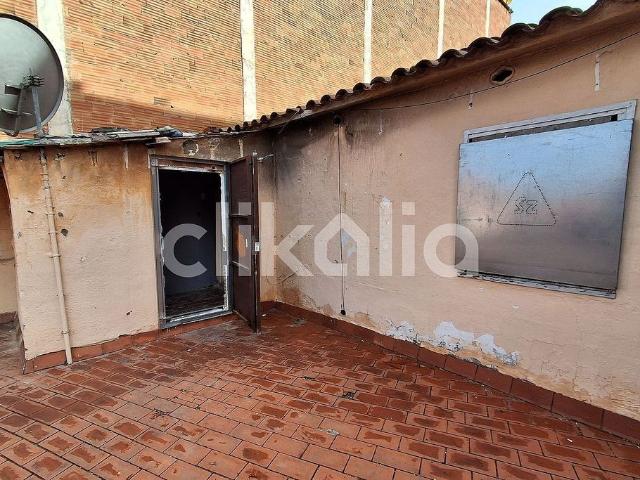 Chalet en venta en calle De Wilson, Santa Coloma de Gramanet, de 143 m² 2 habitaciones por 199.000