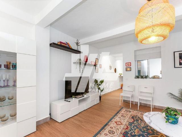 Chalet en venta en calle De Tarragona, Sant Adrià de Besos, de 160 m² 6 habitaciones por 450.000
