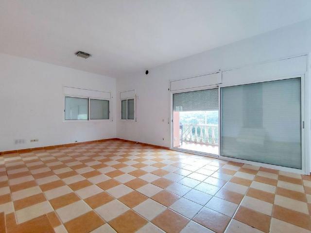 Chalet en venta en calle De Venus, Olivella, de 168 m² 4 habitaciones por 299.000