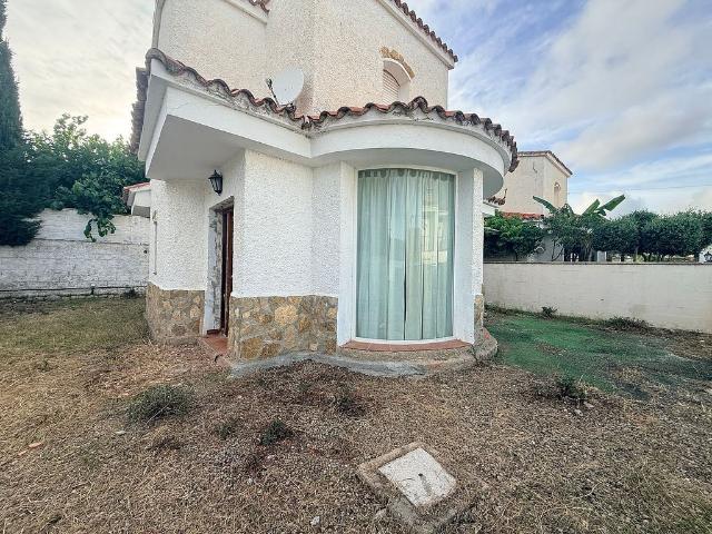 Chalet en venta en calle Deessa Isis de la, Mont Roig del Camp, de 97 m² 3 habitaciones por 230.000