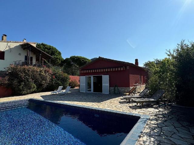 Chalet en venta en calle Del Moli D'en Roca, Santa Cristina d´Aro, de 204 m² 4 habitaciones por 550.000