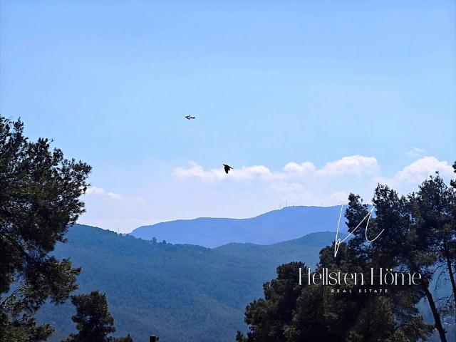 Chalet en venta en calle Del Montseny, Corbera de Llobregat, de 347 m² 4 habitaciones por 495.000