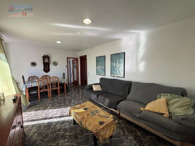 Chalet en venta en calle Del Montsià, Bisbal del Penedès, la, de 135 m² 5 habitaciones por 220.000