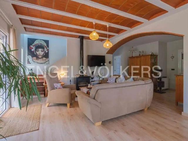 Chalet en venta en ronda Del Puig, Porqueres, de 238 m² 5 habitaciones por 585.000