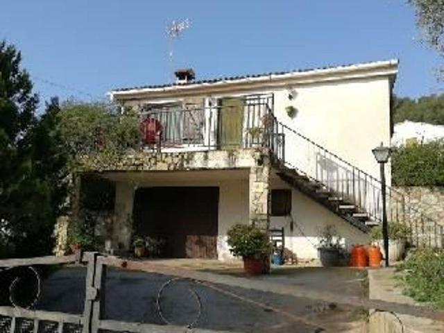 Chalet en venta en calle Del Bages, Bisbal del Penedès, la, de 77 m² 3 habitaciones por 93.000
