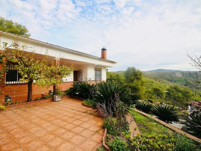 Chalet en venta en calle Del Bruc, Olivella, de 230 m² 6 habitaciones por 610.000