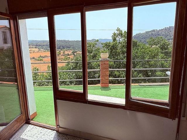 Chalet en venta en calle Del Canigó, Moià, de 477 m² 8 habitaciones por 525.000