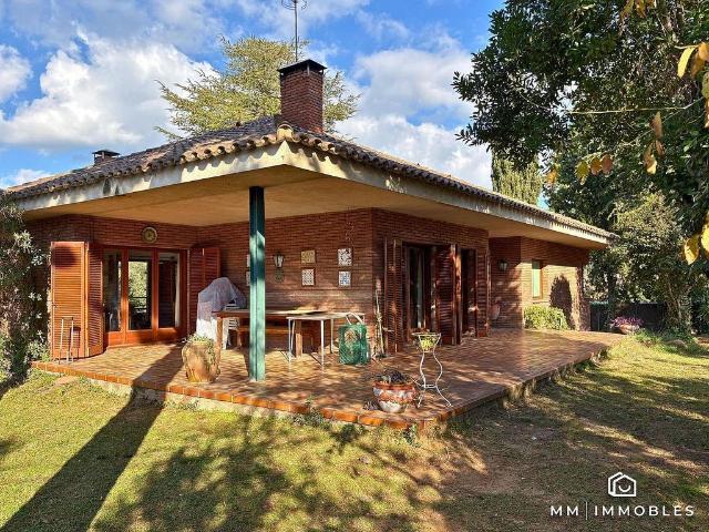Chalet en venta en calle Del Delta, Franqueses del Vallès, les, de 272 m² 4 habitaciones por 599.000