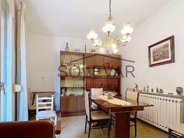 Chalet en venta en calle Del Doctor Roure, Tremp, de 216 m² 9 habitaciones por 140.000