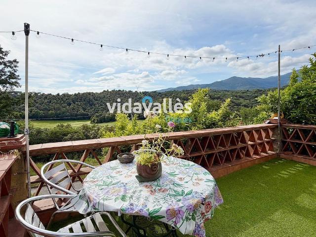 Chalet en venta en calle Del Faig, Sant Pere de Vilamajor, de 275 m² 5 habitaciones por 380.000