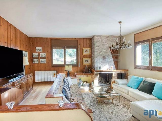 Chalet en venta en calle Del Falcó, Sant Feliu de Guíxols, de 174 m² 6 habitaciones por 550.000