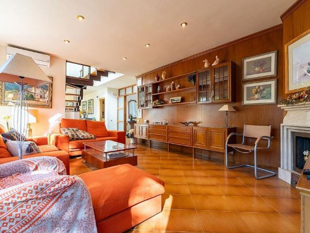 Chalet en venta en calle Del Garraf, Reus, de 392 m² 6 habitaciones por 520.000
