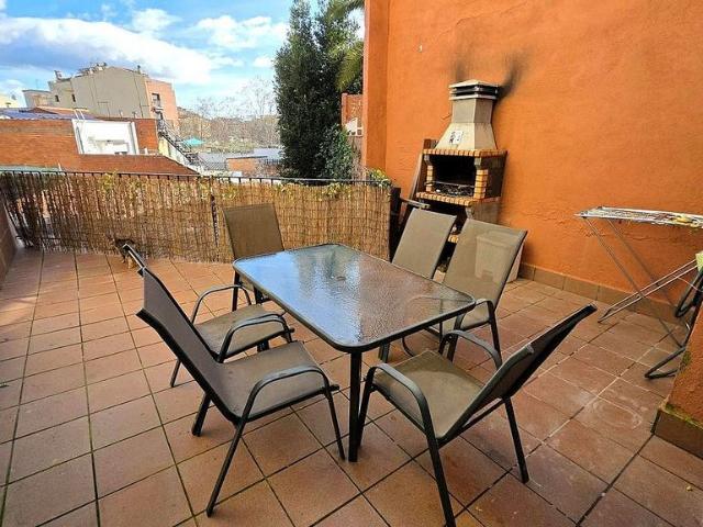 Chalet en venta en calle Del General Moragues, Terrassa, de 63 m² 2 habitaciones por 230.000