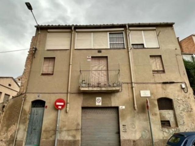 Chalet en venta en calle Del Ginjoler, Manresa, de 300 m² 6 habitaciones por 150.000