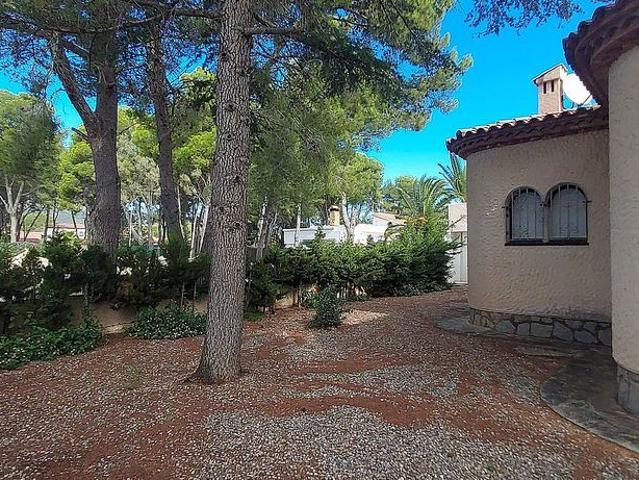 Chalet en venta en calle Del Llobregat, Mont Roig del Camp, de 133 m² 4 habitaciones por 360.000