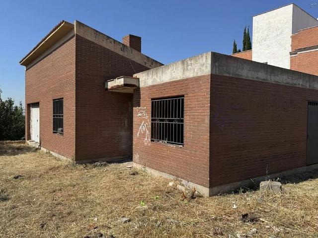 Chalet en venta en calle Del Parc, Polinyà, de 150 m² 3 habitaciones por 215.000