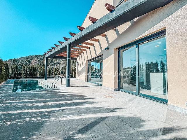 Chalet en venta en calle Del Priorat, Alcover, de 212 m² 5 habitaciones por 545.000