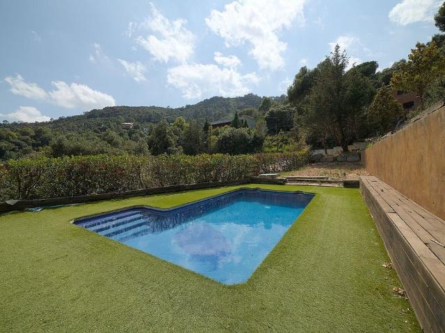 Chalet en venta en calle Del Raval de Roca Bruna, Matadepera, de 225 m² 6 habitaciones por 699.000