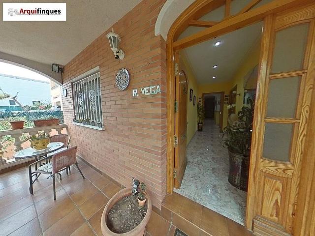 Chalet en venta en calle Del Solsonès, Catllar, el, de 280 m² 4 habitaciones por 510.000