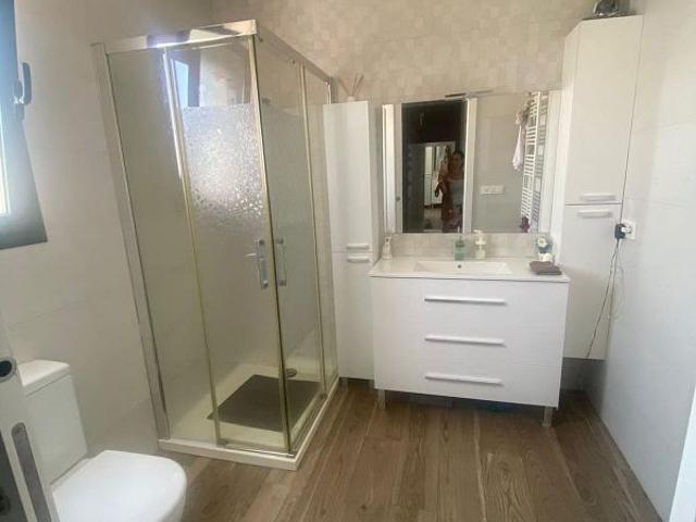 Chalet en venta en calle Del Teide, Albinyana, de 200 m² 5 habitaciones por 463.000
