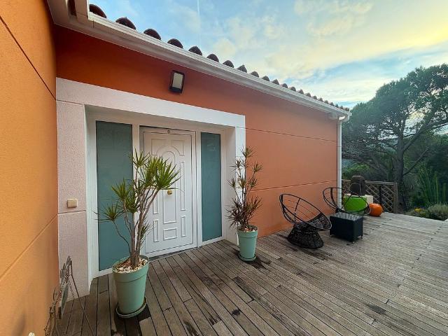 Chalet en venta en calle Del Verdum, Sant Feliu de Guíxols, de 193 m² 3 habitaciones por 645.000