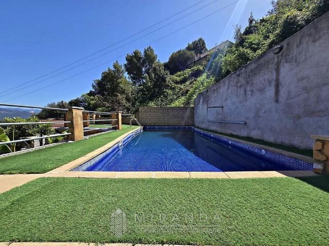 Chalet en venta en calle Del Xiprer, Bigues i Riells, de 200 m² 4 habitaciones por 449.000