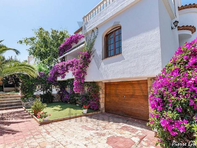 Chalet en venta en calle Del Xiprer, Mont Roig del Camp, de 330 m² 7 habitaciones por 599.000