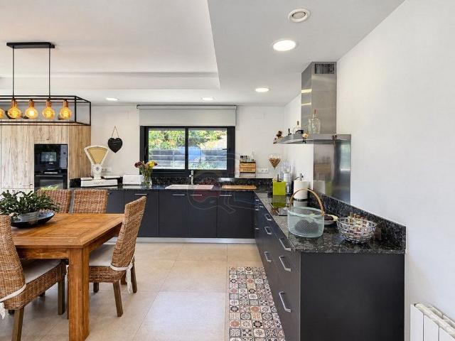 Chalet en venta en calle Palmeres, Castell Platja d´Aro, de 202 m² 4 habitaciones por 778.000