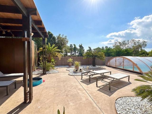 Chalet en venta en calle Dels Cedres, Reus, de 392 m² 5 habitaciones por 690.000