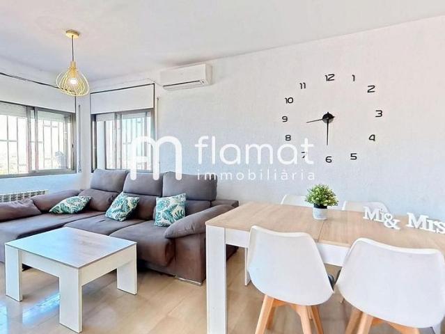Chalet en venta en calle Dels Garrofers, Albinyana, de 158 m² 4 habitaciones por 279.000