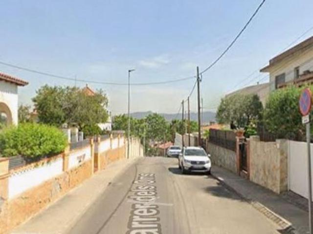 Chalet en venta en calle Dels Oms, Sant Boi de Llobregat, de 343 m² 3 habitaciones por 652.865