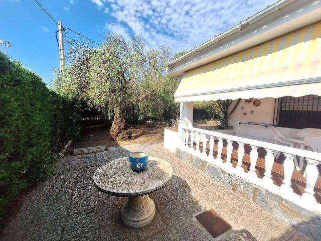 Chalet en venta en calle Diversitat de la, Mont Roig del Camp, de 142 m² 4 habitaciones por 325.000