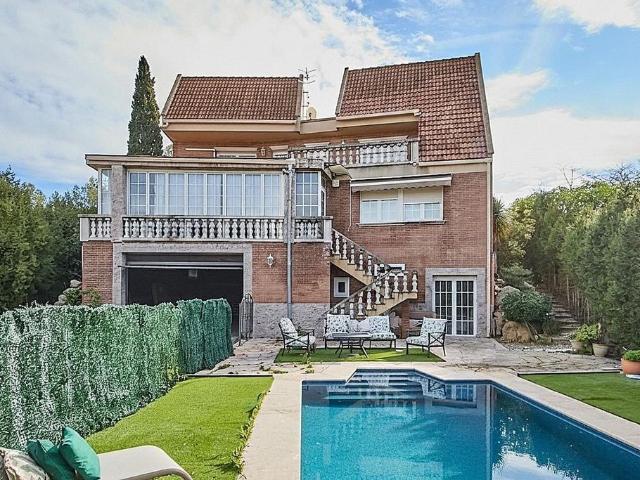 Chalet en venta en calle D'isaac Albéniz, Tarragona, de 335 m² 6 habitaciones por 743.000