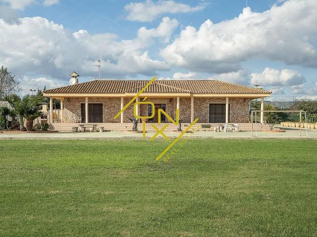 Chalet en venta en calle Nou, Santa Oliva, de 360 m² 5 habitaciones por 660.000