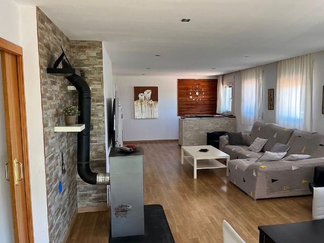 Chalet en venta en calle Dramaturg Pitarradel, Moià, de 331 m² 5 habitaciones por 440.000