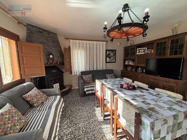 Chalet en venta en calle El Barcelones, Bisbal del Penedès, la, de 150 m² 4 habitaciones por 230.000