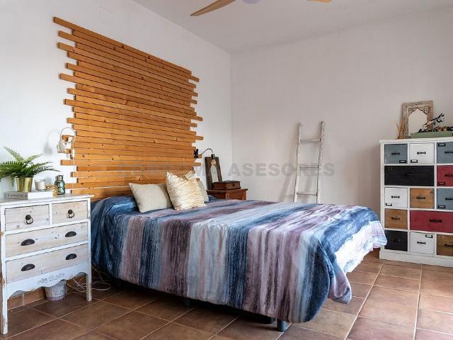 Chalet en venta en calle El Greco, Pineda de Mar, de 121 m² 5 habitaciones por 485.000