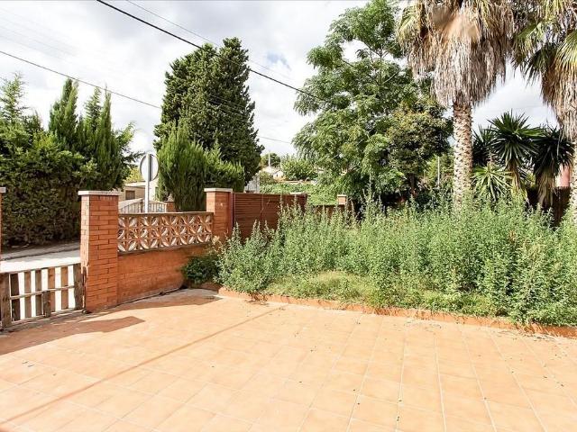 Chalet en venta en calle El Maset, Masquefa, de 301 m² 4 habitaciones por 171.000