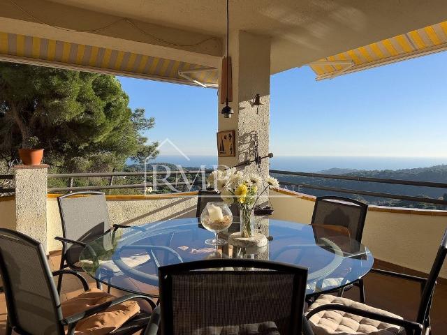 Chalet en venta en calle Els Castanyers, Arenys de Munt, de 440 m² 4 habitaciones por 690.000